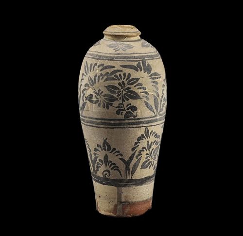 Fine Chinese Cizhou floral ceramic vase, Yuan Dynasty 12th-14th c.
