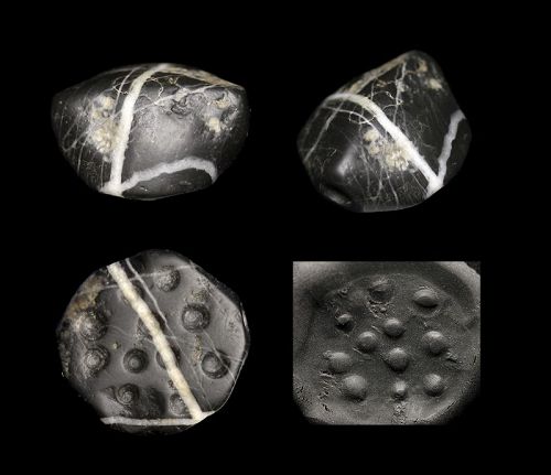Lovely black/white diorite seal, Uruk, Mesopotamian 3th. mill. BC