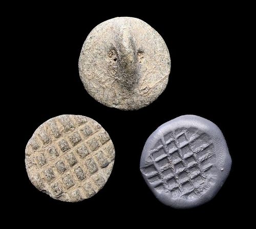 Round stamp seal, Mesopotamia, Late Halaf - Ubaid, 5th. mill. BC