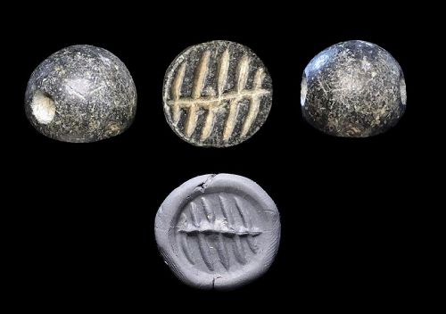 Fine Anatolian hemispheric stamp seal, Uruk period 3rd. mill. BC