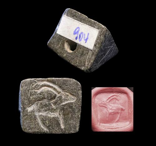 Interesting & rare triangular seal, West-Mesopotamian, late neolithic!
