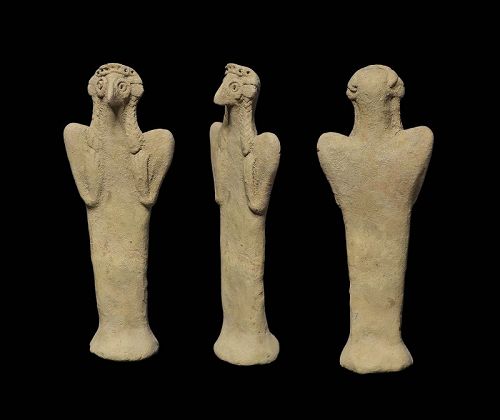 Detailed tall Syro-Hittite mother godess astarte figure,  2700-1900 BC