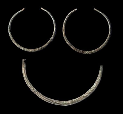 European bronzeage twisted bronze neck torc, c. 1500-1100 BC