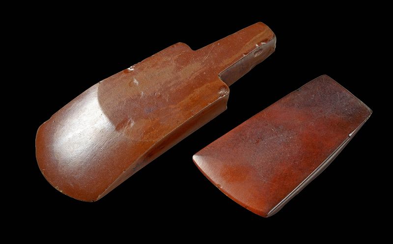 Pair of exceptional Stoneage axes in red stone, Vietnam, 6000-2000 BC
