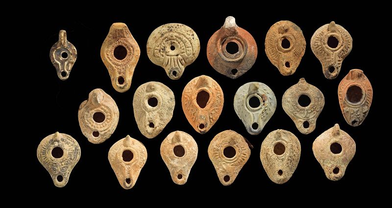 Collection of 18 Roman, Byzantine and Egyptian pottery oil lamps!