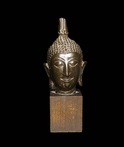 Beautiful Thai bronze head of Buddha, c. 16th.-17th. cent.
