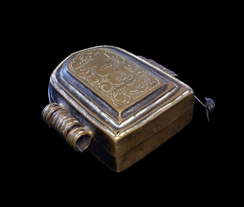 Very early Nepalese / Tibetan copper prayer box w Lama letter seal