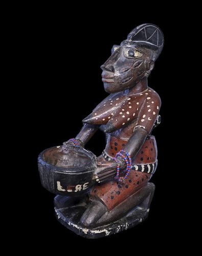 High Quality Nigerian wooden maternity figure of Mother and Child