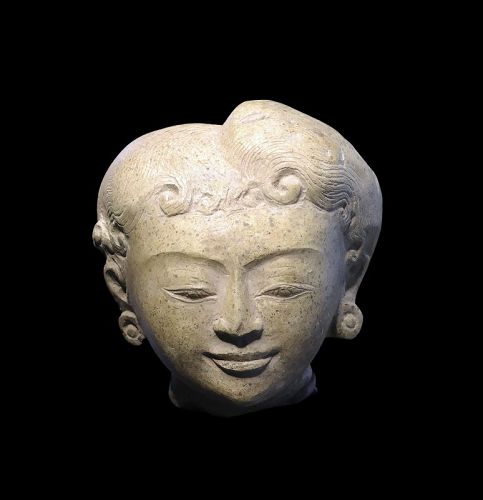 Exceptional stone head of a woman, Eastern Java, Majapahit Empire