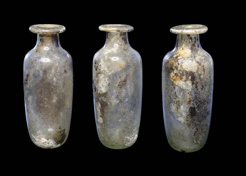 Elegant glass flask, Roman Empire, 1st.-3rd. century AD.