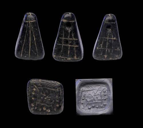 Mesopotamian black pyramidal stone stamp seal, 2nd.-1st. mill. BC