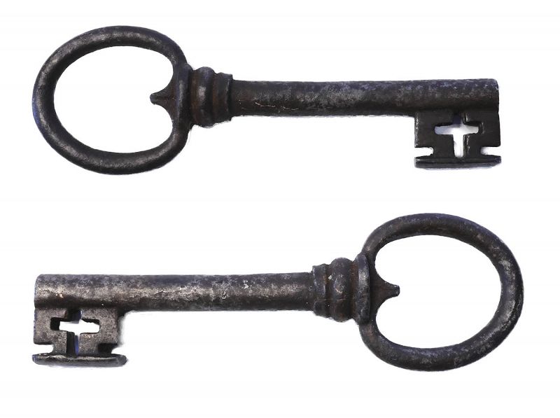 Fine large European Gothic iron chest key, c. mid-later 16th. century