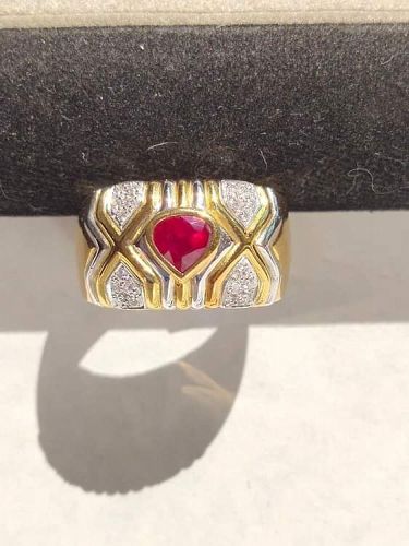 Solid 18K 2-Tone Gold Ring set w. Ruby & Diamonds