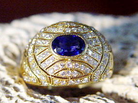 18K. Gold Ring set with Blue Sapphire & Pave Diamonds