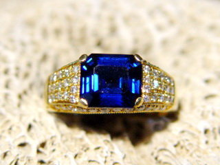 Solid 18K. Gold Ring with Blue Sapphire &amp; Pave Diamonds