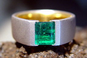 18K. 2-Tone Gold Ring with Colombian Emerald