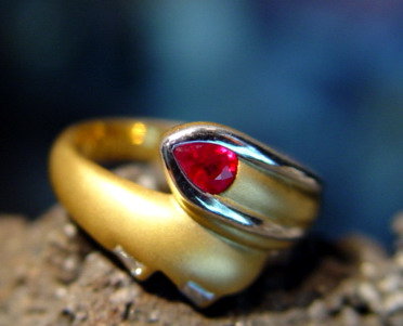 Solid 2-Tone 18K. Gold Ring set with Ruby &amp; Diamonds