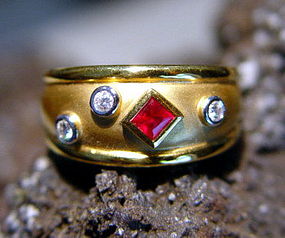 18K. Solid Gold Ring with Ruby & Diamonds