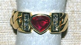 18K. Gold Link Ring with Heart shaped Ruby and Diamonds