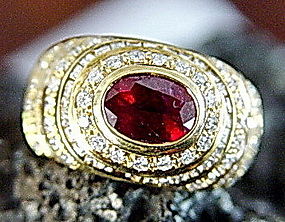 Solid 18K. Gold Ring with Ruby & Diamonds