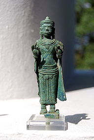 Fine Bronze Khmer Baphuon statuette, 12th Century