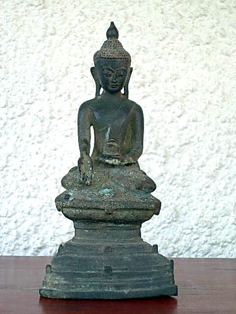Bronze SHAN STATE Buddha holding food dish, 18/19th Cent.