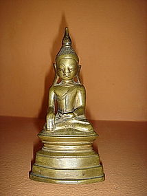 Fine SHAN State Bronze Buddha seated, 18/19th Century