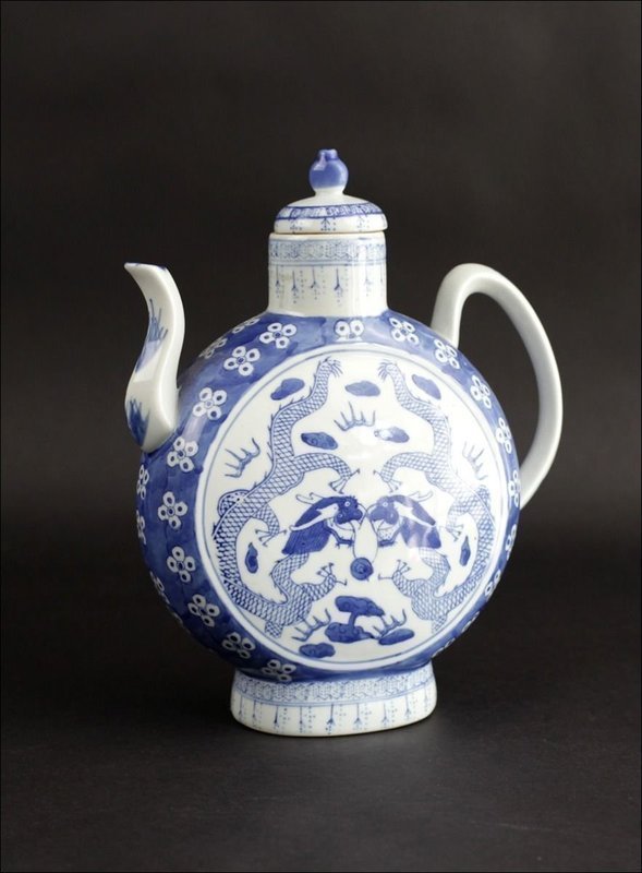 CHINESE EWER QIANLONG BLUE &amp; WHITE WITH DRAGONS