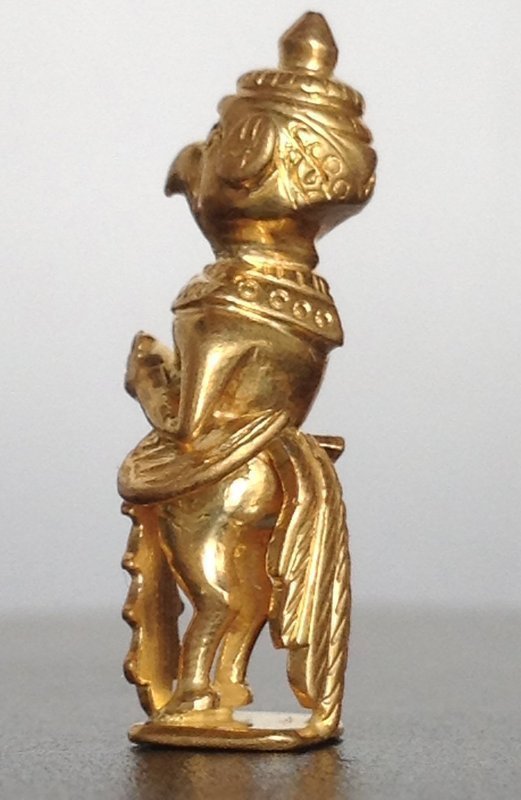 22K. GOLD ANCIENT KHMER STANDING MINIATURE GARUDA