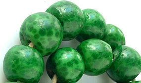 Individual Antique QING Dynasty Green Peking Glass Leopard Guru Beads