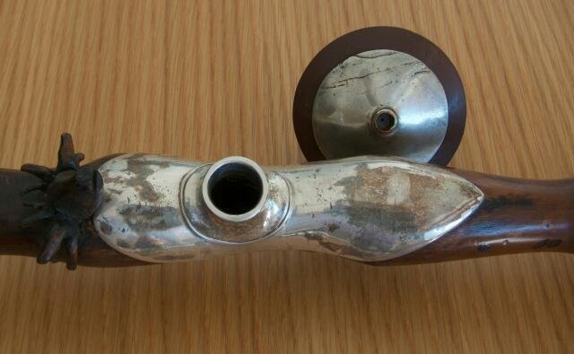 A GENUINE ANTIQUE 'BUDDHA BELLY' GOLDEN BAMBOO OPIUM PIPE, LAOS