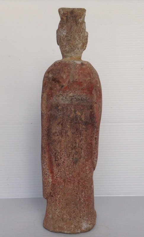 CHINESE QI DYNASTY ATTENDANT FIGURINE