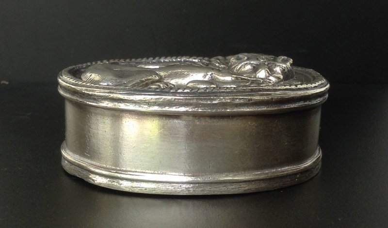 OVAL HANDMADE HINGED SILVER BOX WITH LION, INDIA