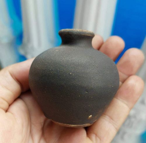 SONG DYNASTY Globular Vase with Chocolate Brown Glaze