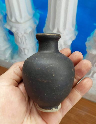 SONG DYNASTY Globular Ceramic Vase with Chocolate Brown Glaze