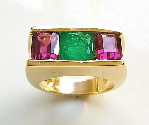 18K. RING SET WITH 1 GENUINE EMERALD AND 2 TOURMALINES