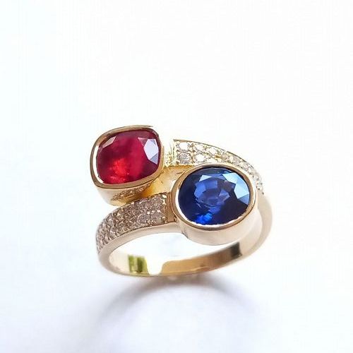 Gorgeous Blue Sapphire, Spinel and Diamond Ring set in 18K. Gold