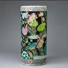 QING DYNASTY, FAMILLE NOIRE PORCELAIN CYLINDER VASE WITH MARKING