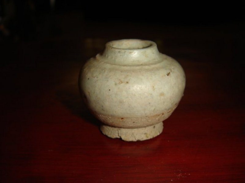 SONG Celadon Pot/Vase, light green glaze, Pre 1492