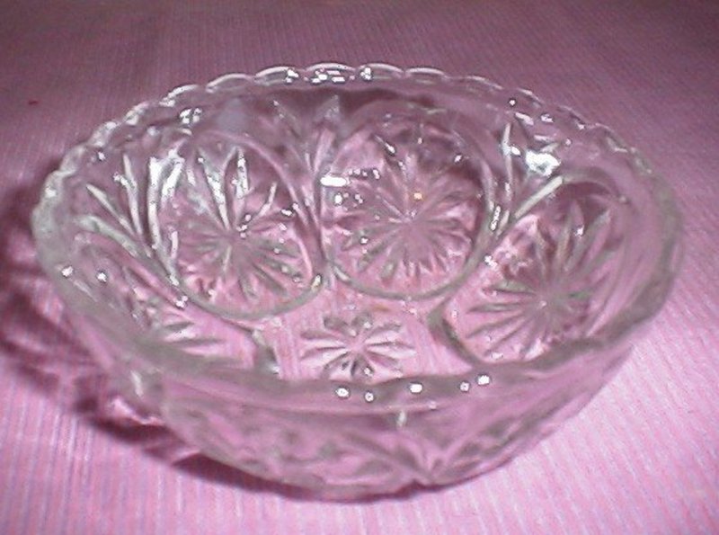 Anchor Hocking EAPC Star and Cameo Pattern Bowl