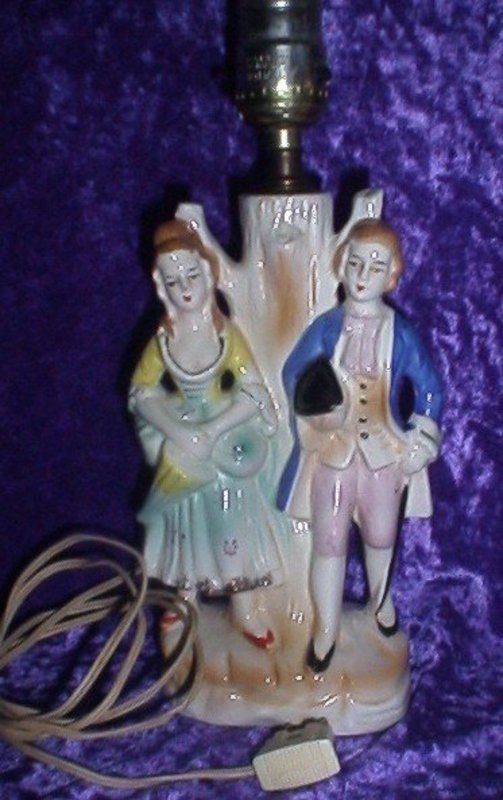 Colonial Couple Small Lamp