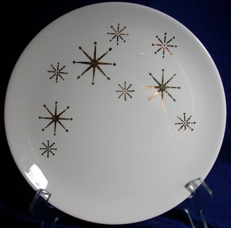 Royal USA Snowflake Dinnerware