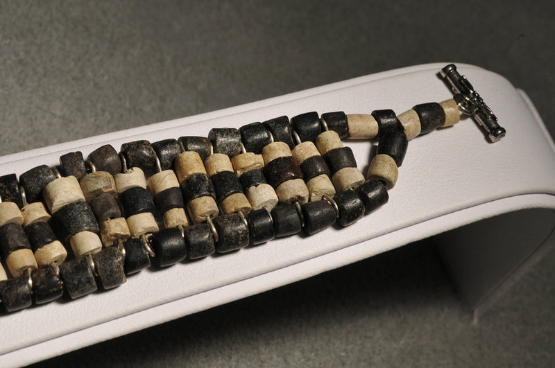 Ancient Roman Black and white beads bracelet, 100 AD