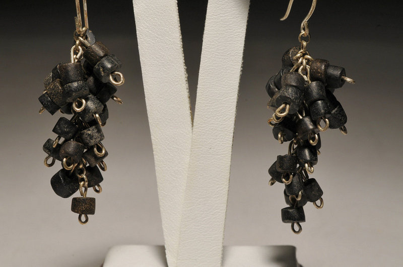 Ancient Roman black stone beads earrings, 100 AD