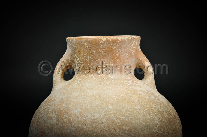 Canaanite Early Bronze Age burnished pottery jar, 3100 BC