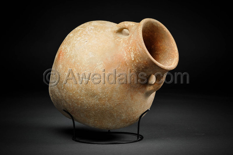Canaanite Early Bronze Age burnished pottery jar, 3100 BC