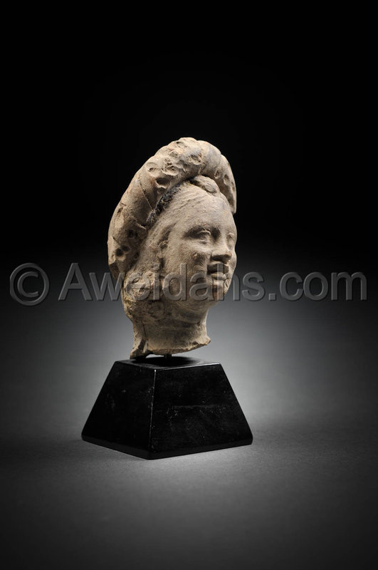 Greco - Roman terracotta female head, 100 BC/AD