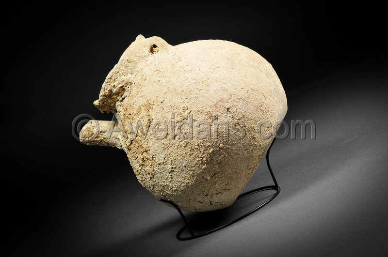 Canaanite Early Bronze Age pottery vessel with a spout, 3100 BC