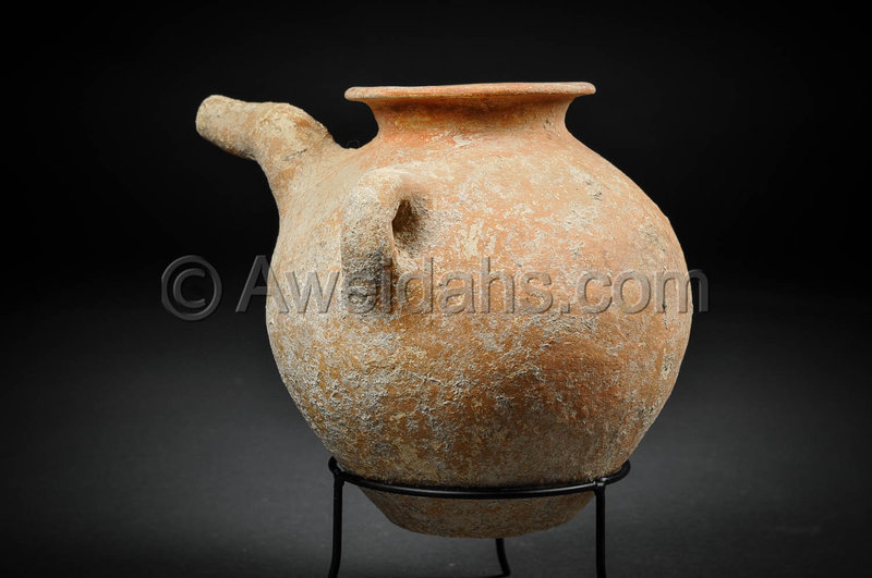 Canaanite Early Bronze Age burnished pottery spouted vessel, 3100 BC