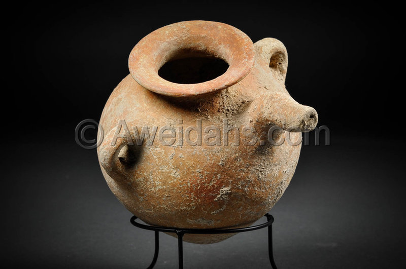 Canaanite Early Bronze Age burnished pottery spouted vessel, 3100 BC